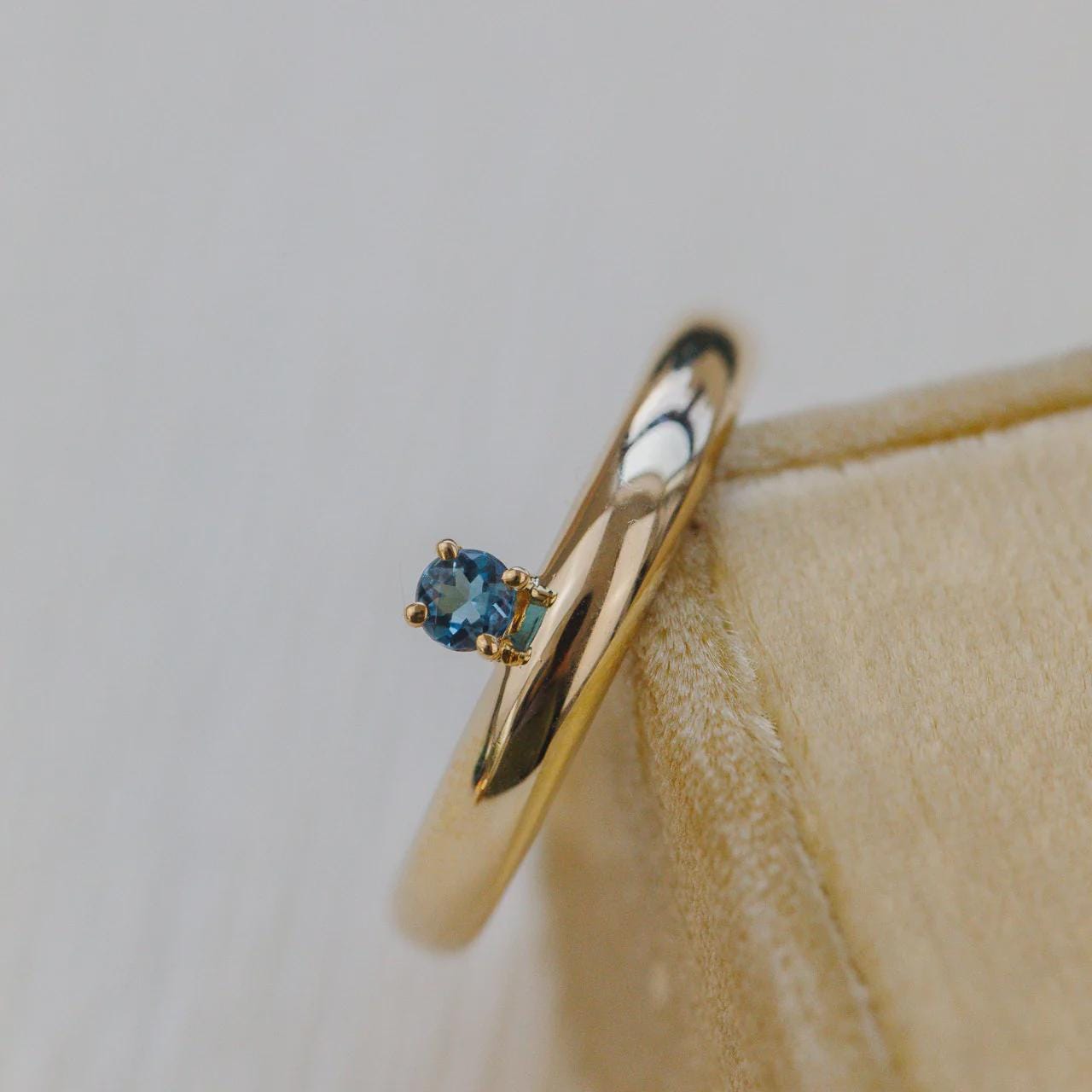 London Blue Topaz Wedding Band Half Eternity Gold | Anima jewels