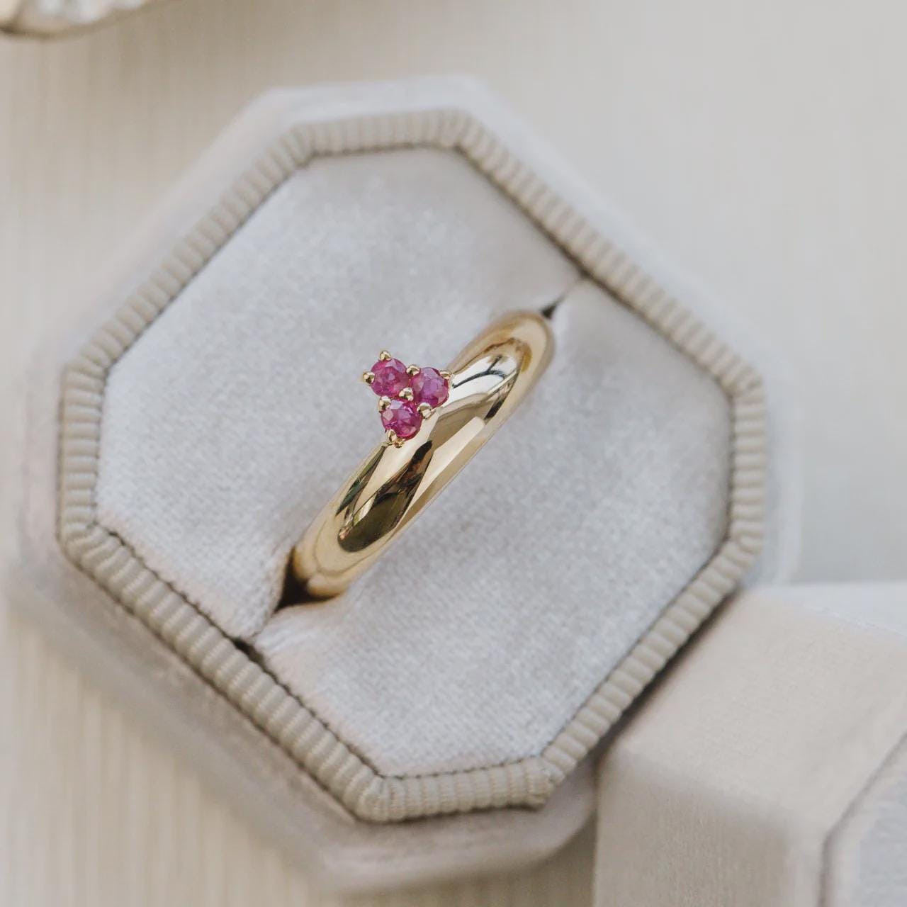 Pink Sapphire Cluster Three-Stone Silver Ring | Anima jewels